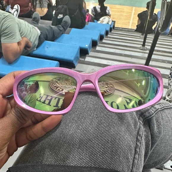 NEW‼️ Sporty Y2K Sunglasses - Picture 5 of 9